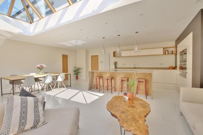 KITCHEN/DINER/LIVING ROOM