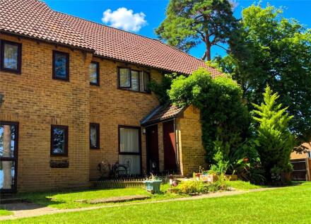 Bluebell Rise, Lightwater, Surrey
