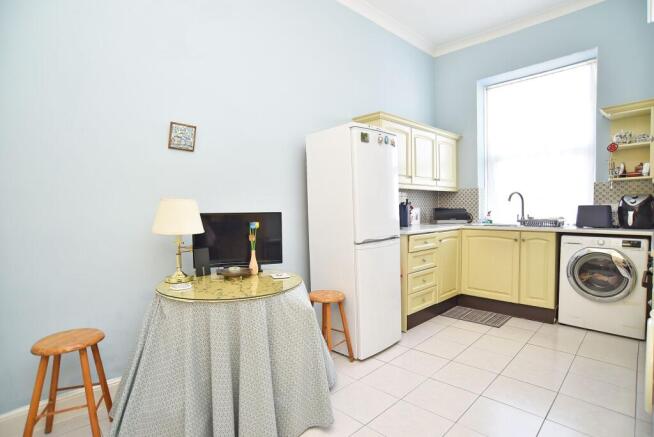 2 bed Flat for sale Image 11