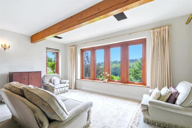 6 bed Detached for sale Image 8