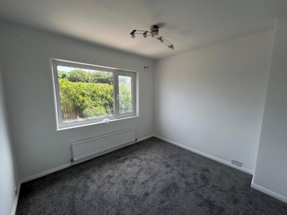 3 bed Semi-Detached to rent Image 12