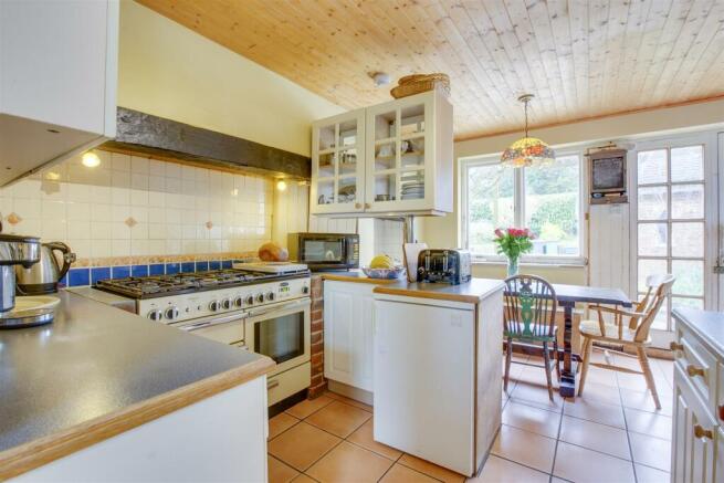 Orchard House, Coombe Lane, HP14 4NX-16.jpg