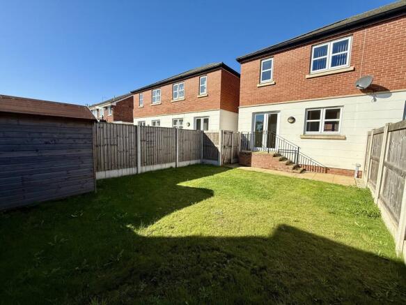 3 bed House to rent Image 11