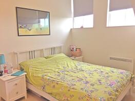 Flat 21, 1 The Maltings, Beaumont Drive, Worcester Park KT4 8FA