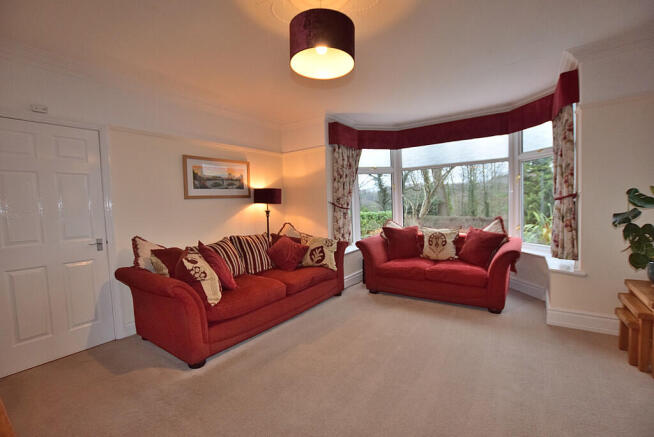 4 bed Semi-Detached for sale Image 7