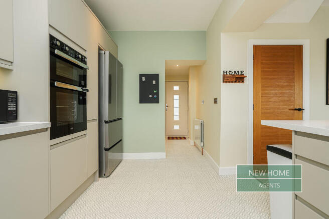 3 bed Semi-Detached for sale Image 6