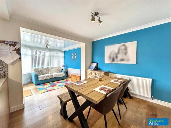 4 bed Semi-Detached for sale Image 8