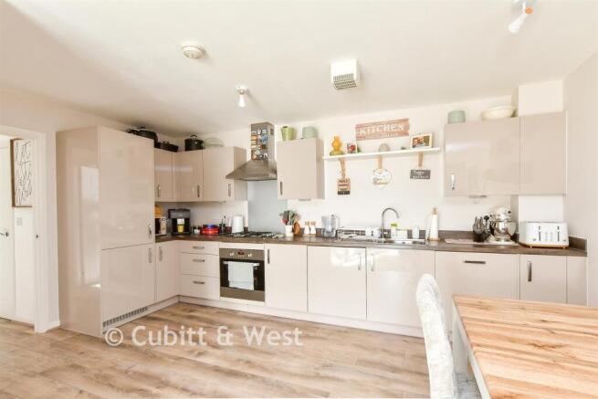Kitchen/ Living Room