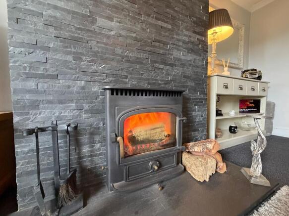 Feature stove
