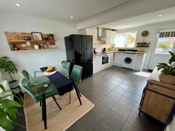 12, Hoadley Green, Salisbury photo 4