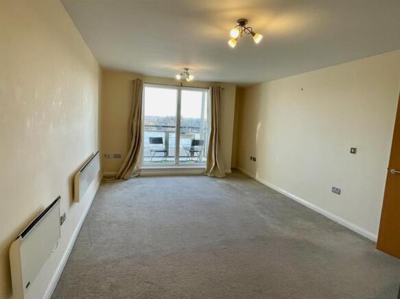 27 Tivoli living2.jpg