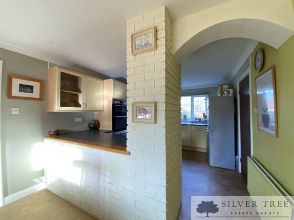 4 bed Detached for sale Image 6