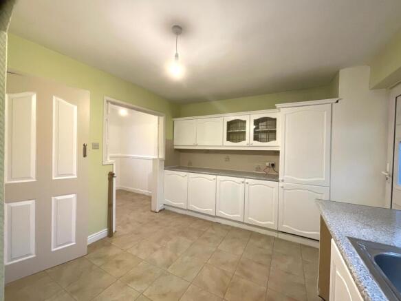 3 bed Terraced to rent Image 7