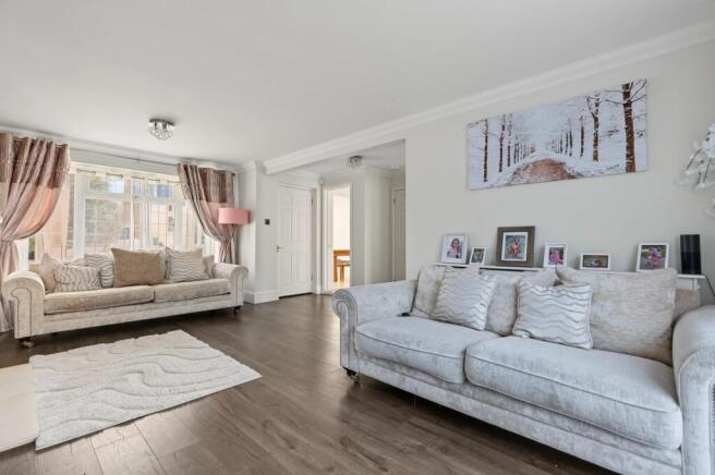 Spalding Way, Great Baddow, Chelmsford, CM2 photo 4