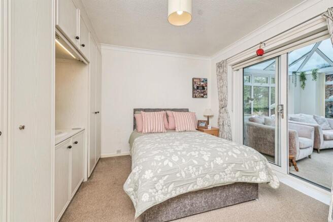 3 bed Detached Bungalow for sale Image 12