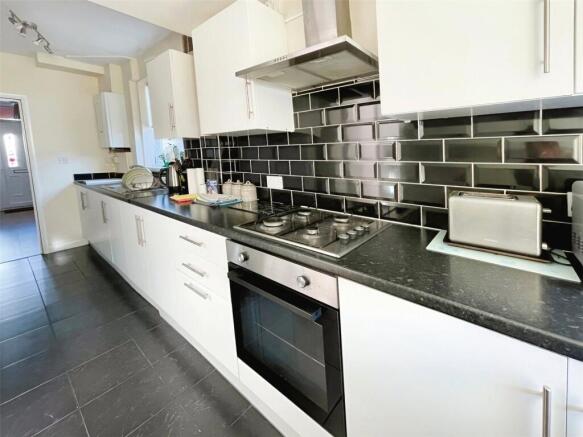 1 bed Semi-Detached to rent Image 4