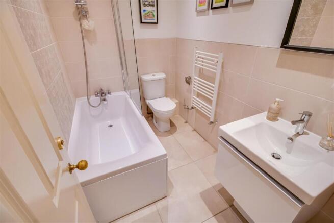 2 bed Penthouse for sale Image 6