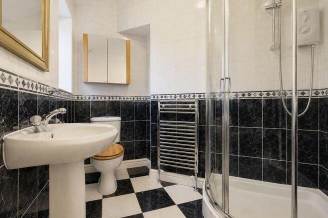 4 bed Detached for sale Image 12