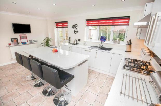 Kitchen/Breakfast Rm