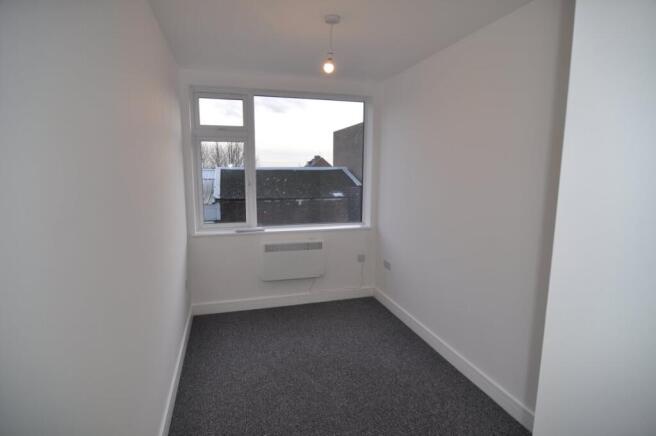 2 bed Apartment to rent Image 4