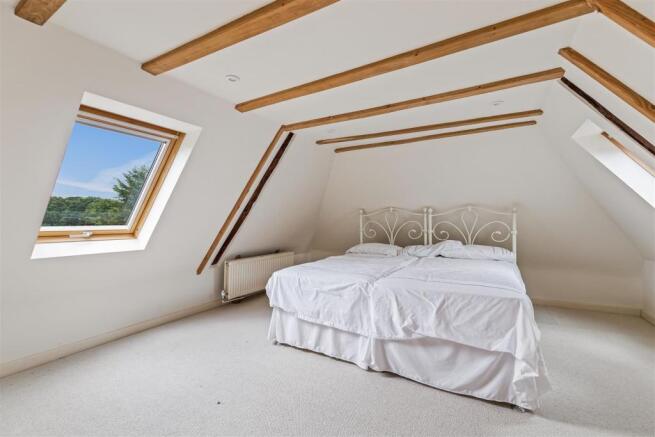 Bedroom 1.jpg