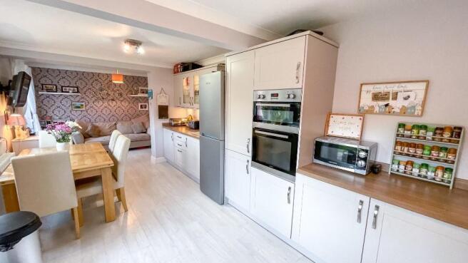 Kitchen/Dining Room