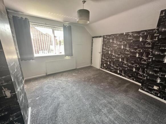 3 bed Semi-Detached for sale Image 8