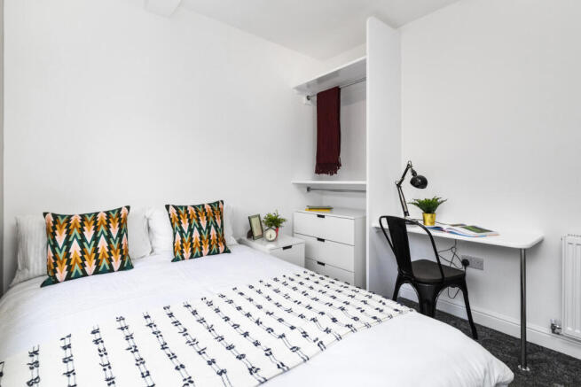 6 bed House to rent Image 8