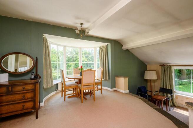 5 bed House for sale Image 9
