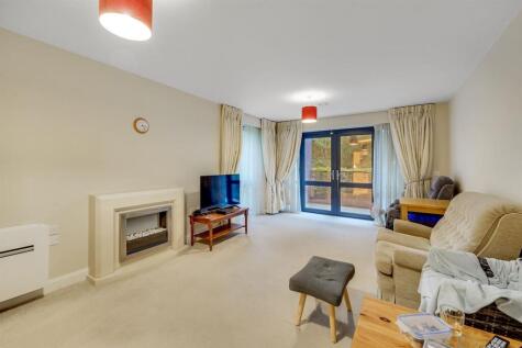 Alderton Hill, Loughton