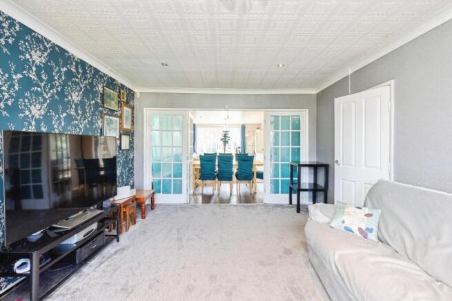 6 bed Detached for sale Image 8