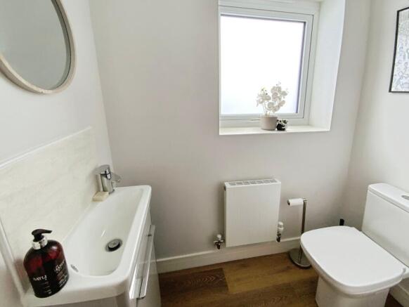 3 bed Semi-Detached for sale Image 6