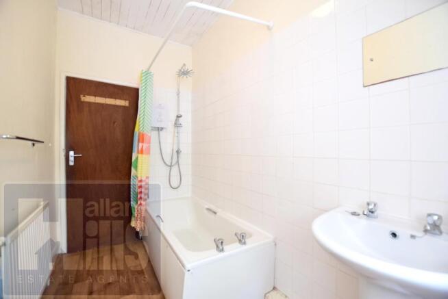 3 bed Terraced to rent Image 10
