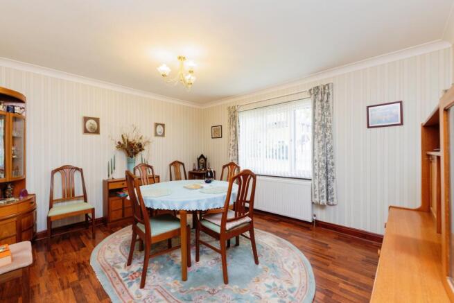Bedroom/Dining Room
