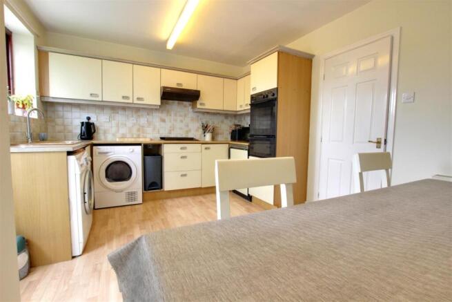 2 bed Detached Bungalow for sale Image 8