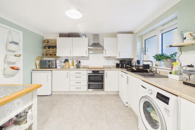 Ron Hill Road, Queens Hill's, Norwich photo 3