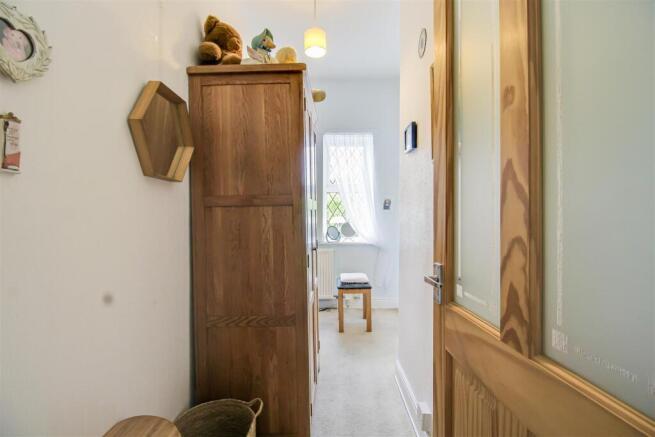 3 bed Semi-Detached for sale Image 10