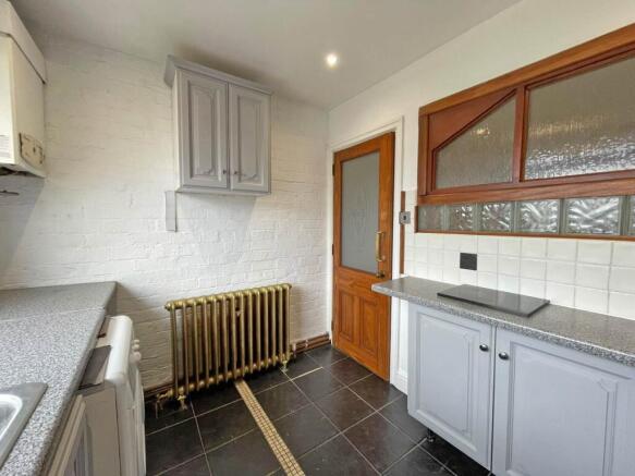 2 bed Apartment to rent Image 8