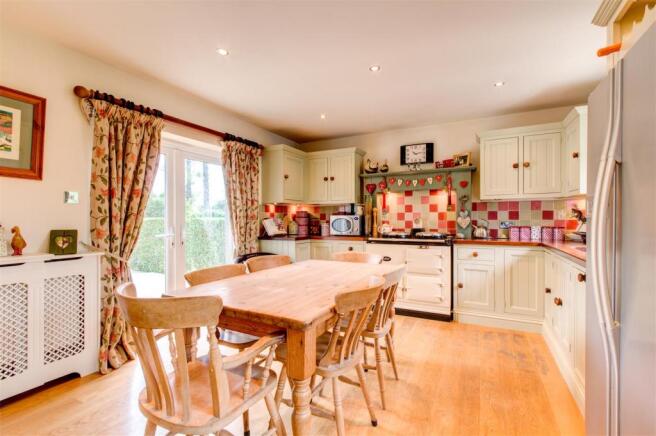KitchenBreakfastRoom