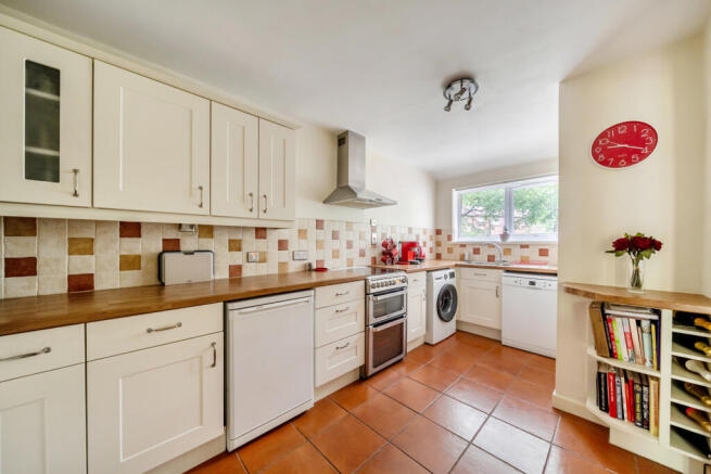 Pearl Court, Woking, GU21 photo 2