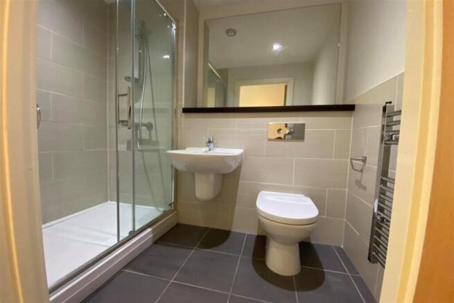 2 bed Apartment to rent Image 5