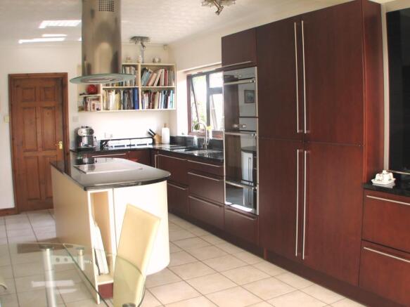 Kitchen/Dining area