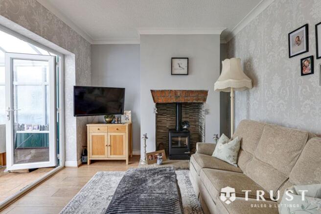 4 bed Semi-Detached for sale Image 11