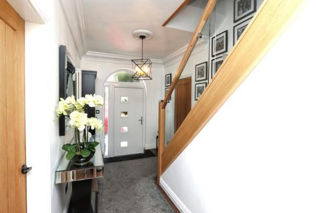 4 bed Semi-Detached for sale Image 4