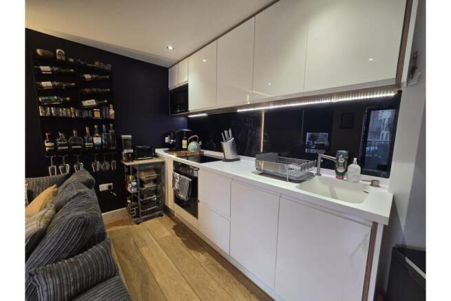 2 bed Town House for sale Image 6