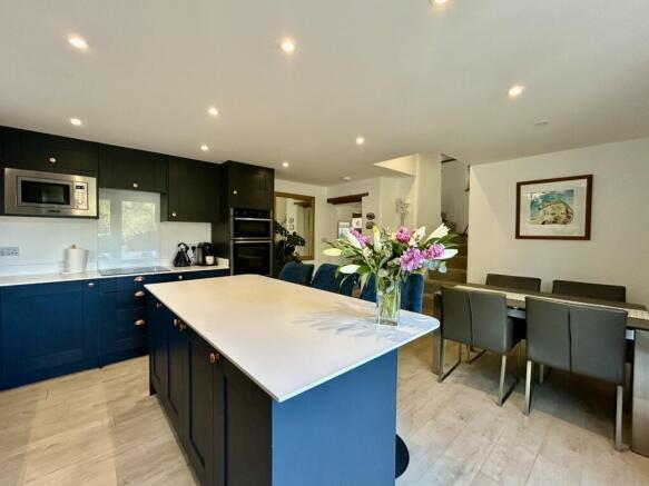 Kit:dining Room