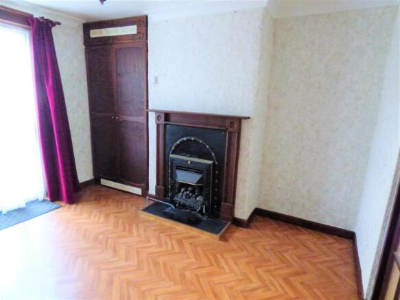 bedroom 4.JPG