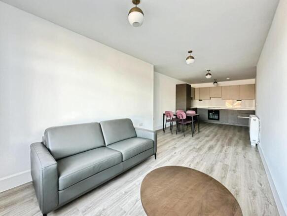 LivingRoomm.jpg