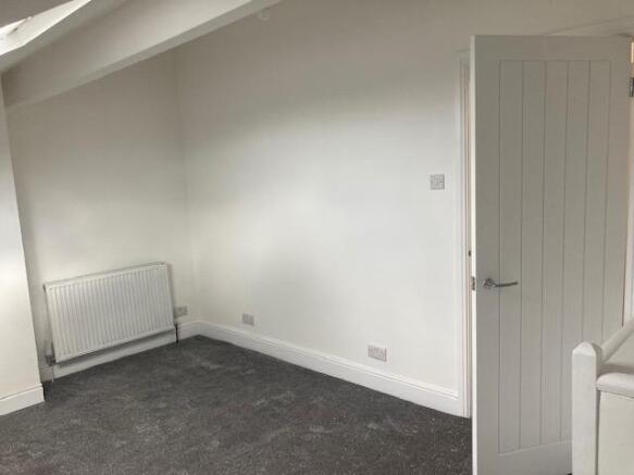 4 bed Terraced to rent Image 12