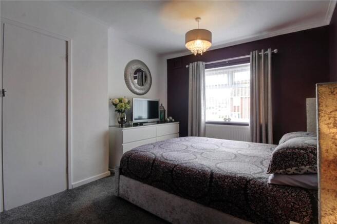 Bedroom 1 Pic 2